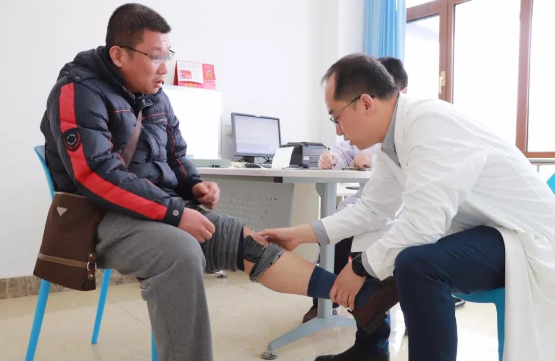 北京专家坐诊鲁西骨科医院，聊城患者零距离领略名医风采