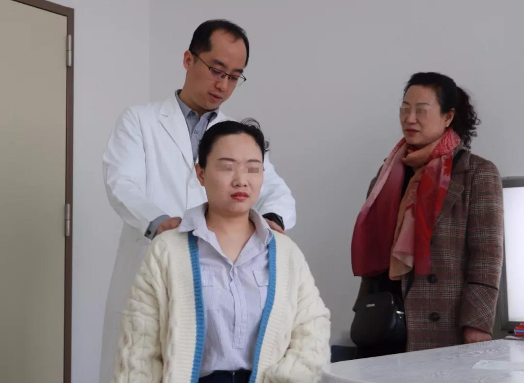北京专家坐诊鲁西骨科医院，聊城患者零距离领略名医风采