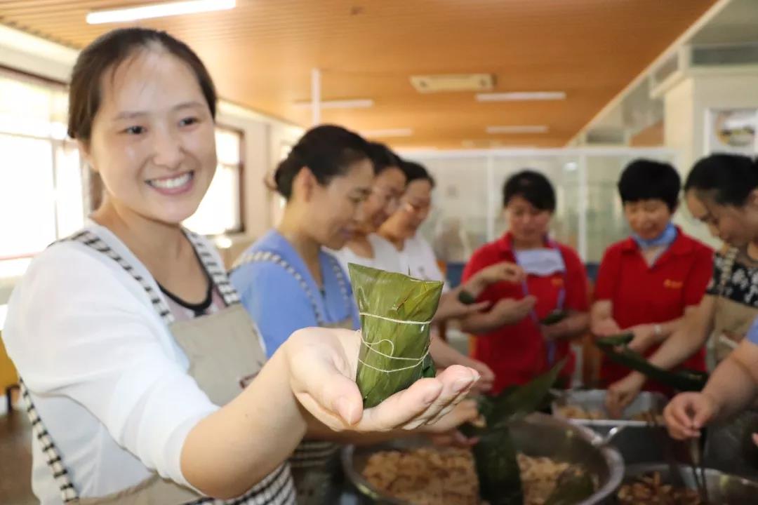 鲁西老年护养院：端午粽飘香，爱老“粽”有情