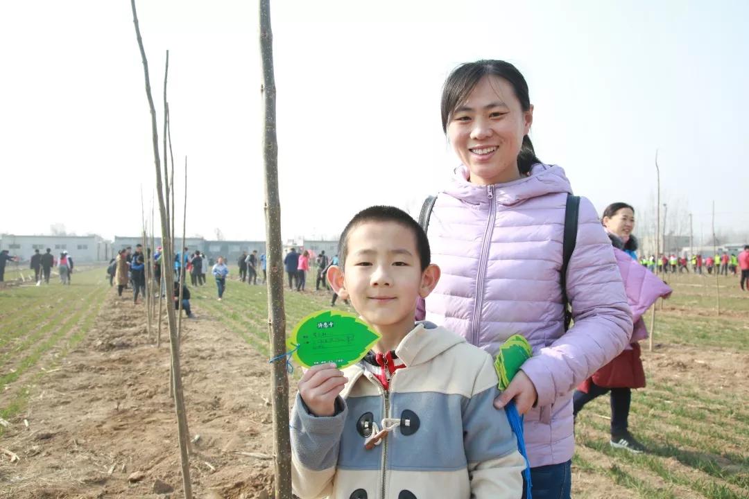 弘扬志愿精神 携手绿色同行——东昌府人民医院开展党、团义务植树活动