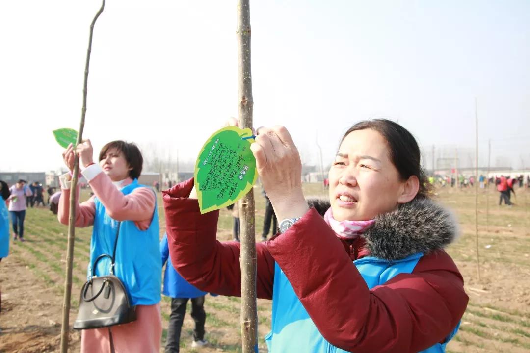 弘扬志愿精神 携手绿色同行——东昌府人民医院开展党、团义务植树活动