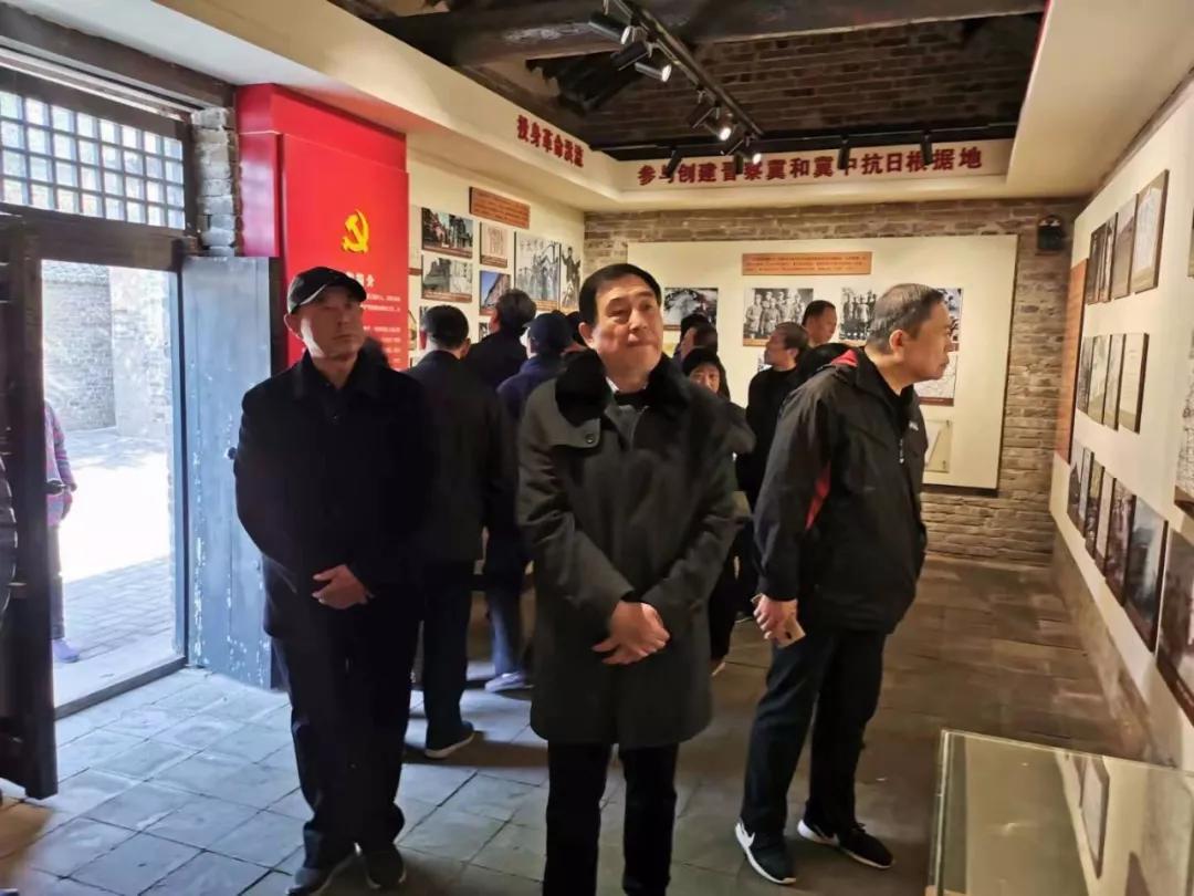 市卫健委离退休老干部赴莘县开展“不忘初心、牢记使命”主题党日活动