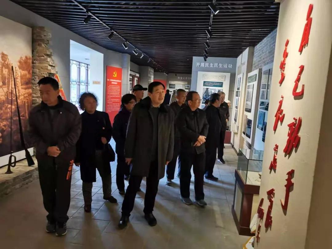 市卫健委离退休老干部赴莘县开展“不忘初心、牢记使命”主题党日活动